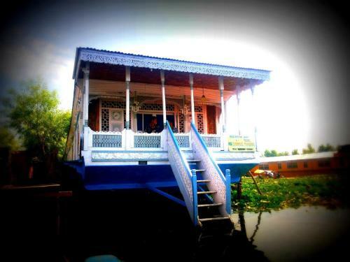 New Shamus Maqbool Group Of Houseboat