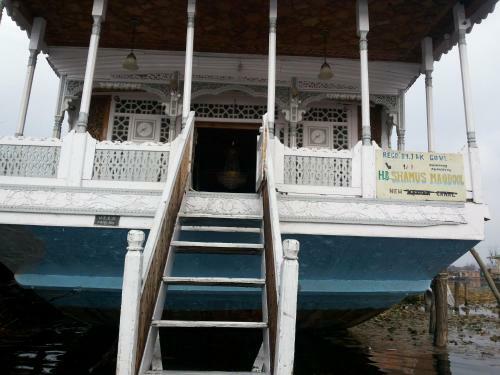 New Shamus Maqbool Group Of Houseboat