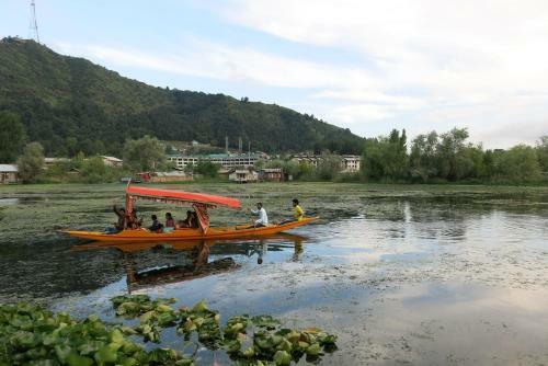 New Shamus Maqbool Group Of Houseboat