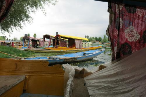 New Shamus Maqbool Group Of Houseboat