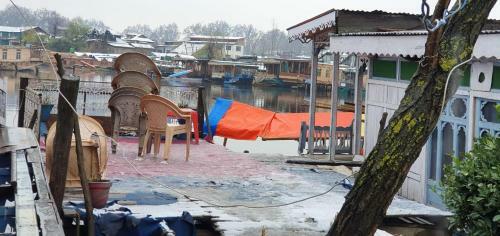 New Shamus Maqbool Group Of Houseboat