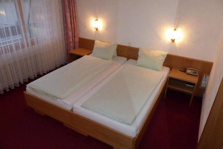 Hotel Crystal
