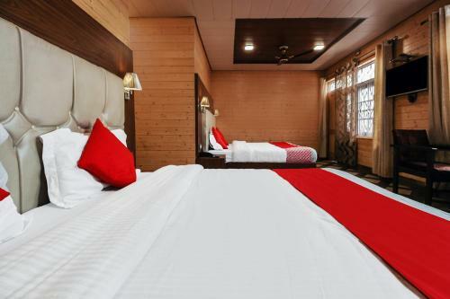 Hotel Oyo 16066 Chinar Comforts