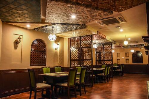 Hotel Poppys Tower Tiruppur