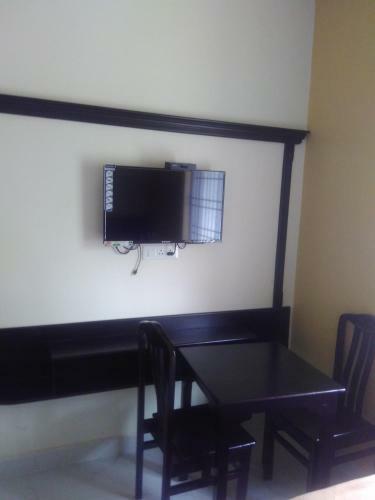 Hotel Gayathri & Lodges