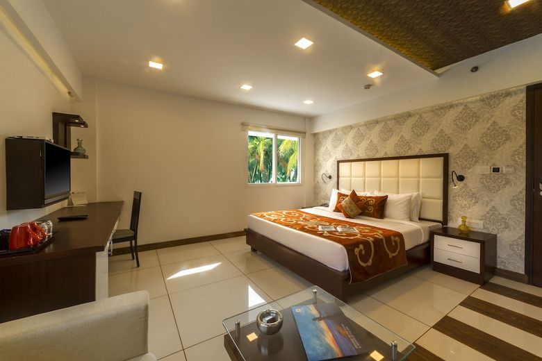 Summit Hampton Hotel