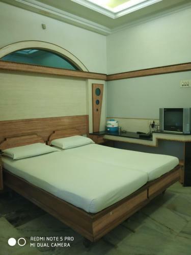 Hotel Krishna Lodge