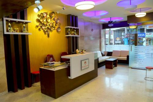 Hotel Sri Maharaja Residency