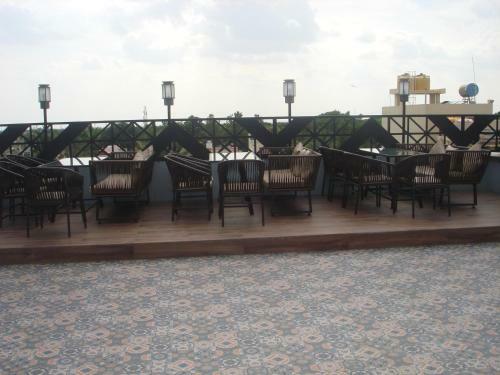 Sky Lodge