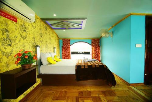 Kuttanaad Houseboats