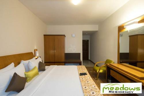 Hotel Meadows Residency
