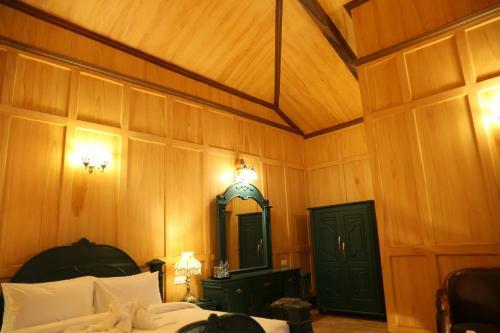 Hotel Vinnca West Downs Heritage Resort