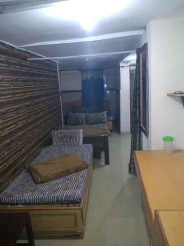 Hill Inn Rooms & Cottage