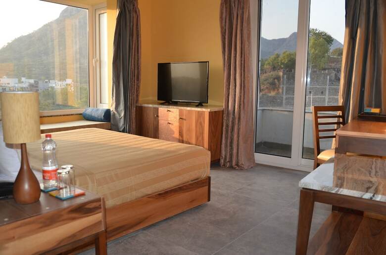Hotel Justa Sajjangarh Resort & Spa