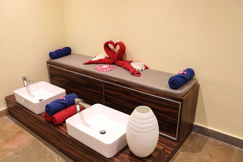 Hotel Justa Sajjangarh Resort & Spa