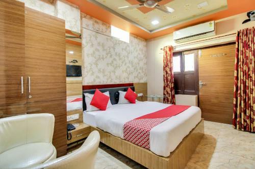 Oyo 35398 Hotel Pearl