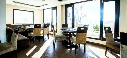 Hotel Patnitop Heights