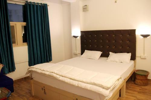 Strangers Hideaway Hostel