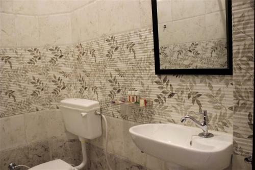 Hostal Rising Shemesh Home Stay