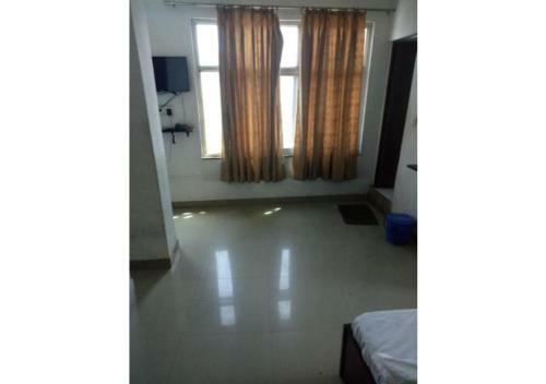 Budget Hotel Near Bus Stand