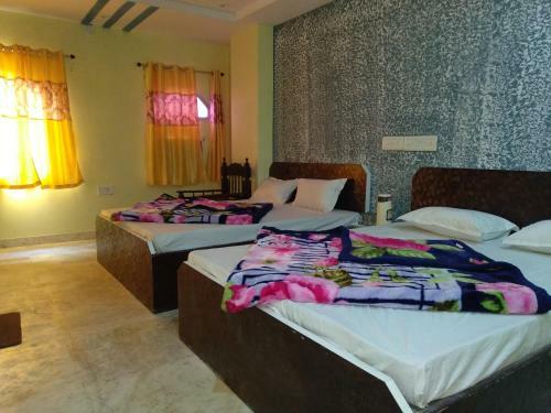 Hotel Gokul Palace