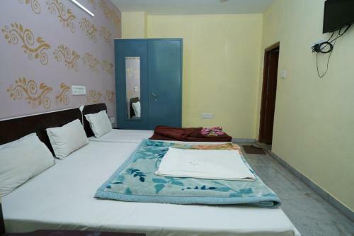 Hotel Gokul Palace