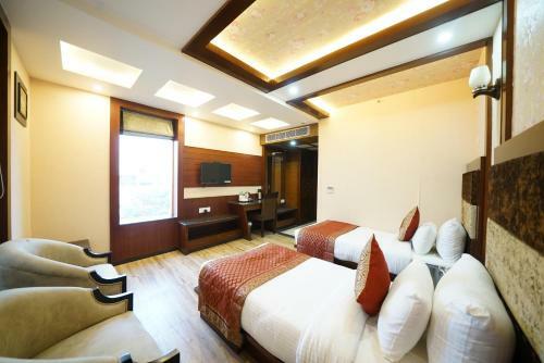 Hotel Square Inn