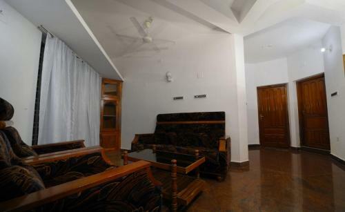 Hotel Adam's Paradise