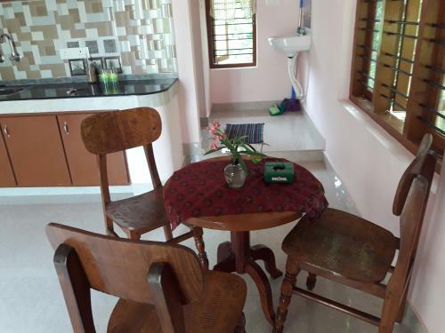 Archana Beach Homestay Varkala