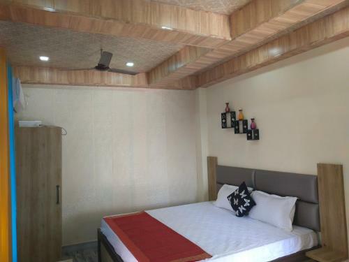 Albergue Om Shanthi Paying Guest House