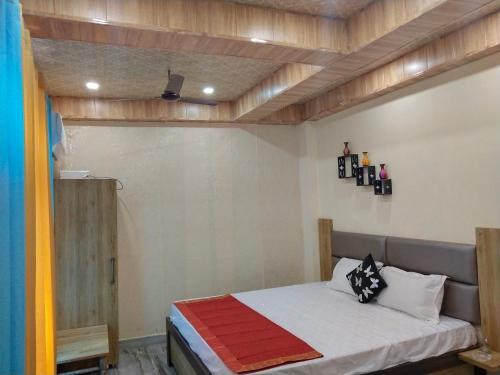 Albergue Om Shanthi Paying Guest House