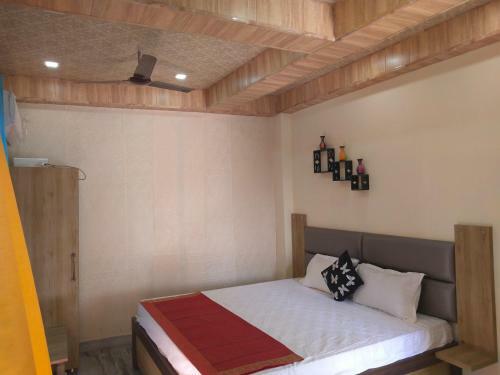 Albergue Om Shanthi Paying Guest House