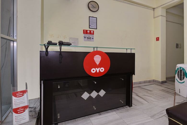 Oyo 12193 Sandhya Hotel