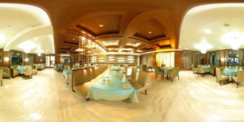 Hotel The India Benares