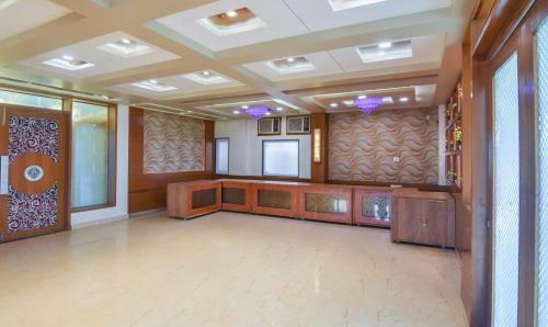 Saffron Hotel
