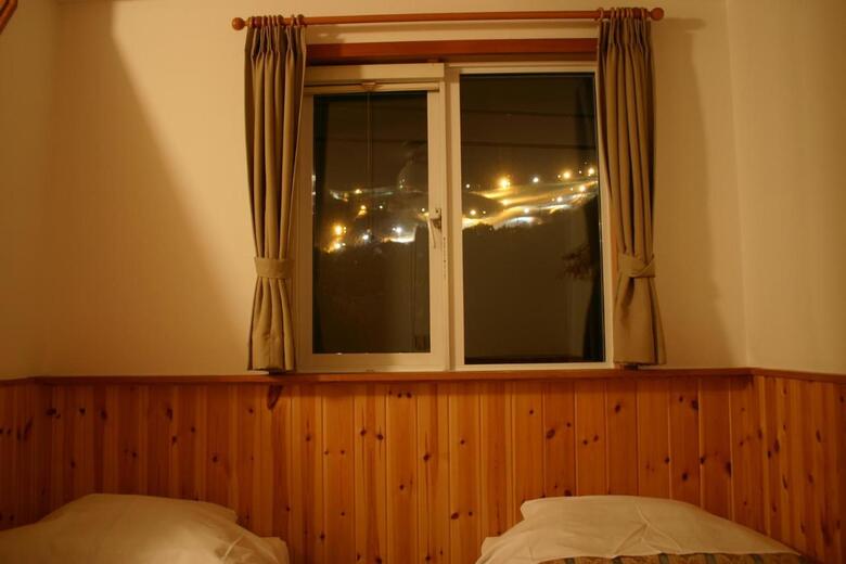 Bed & Breakfast Penshion Asanebou