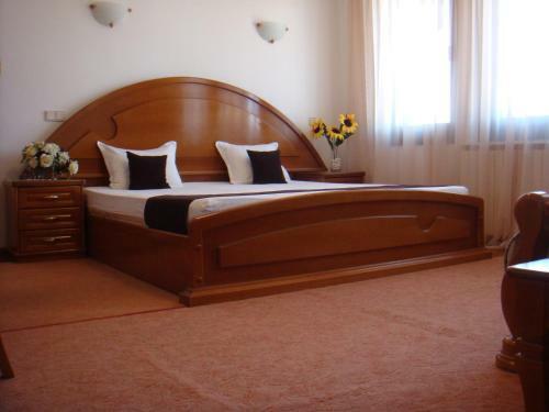 Elegance Hotel