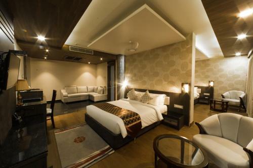 Costa Riviera Hotel