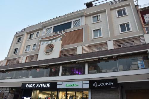 Costa Riviera Hotel