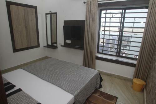 Hostal Alakhnanda Guest House