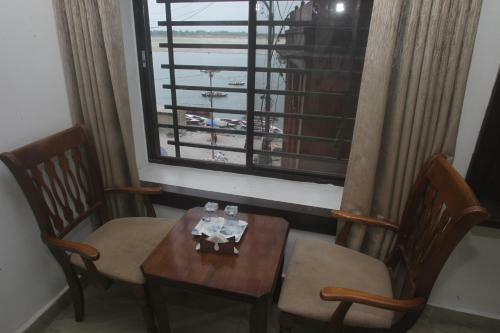 Hostal Alakhnanda Guest House