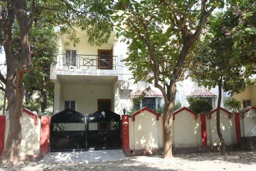 Sanket Sood Bed And Breakfast Varanasi