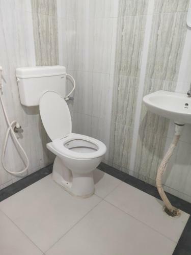 Hostal Shine Castle Home Guest House