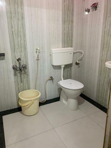 Hostal Shine Castle Home Guest House