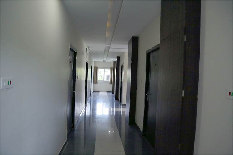 Hotel Fabexpress Essvee Mg Road Vijayawada