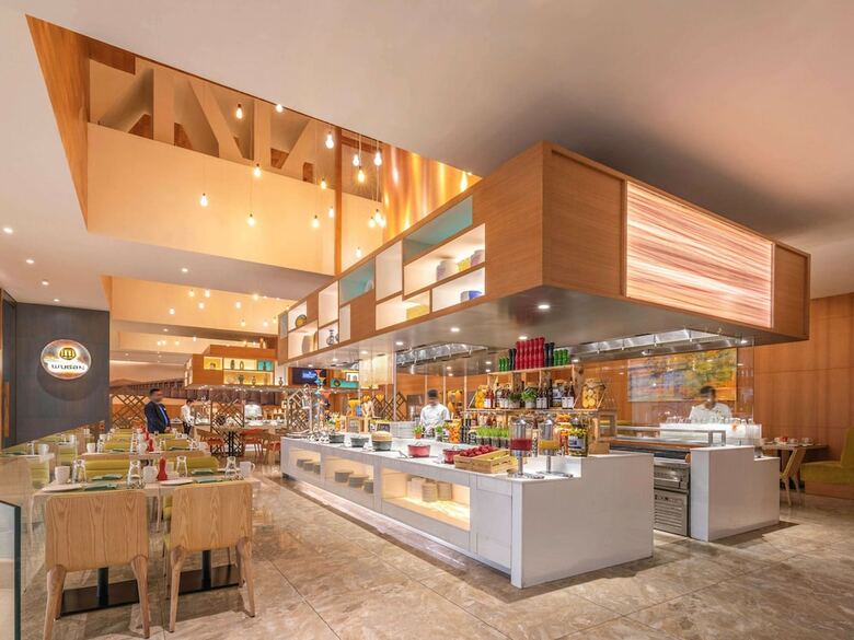 Hotel Novotel Vijayawada Varun