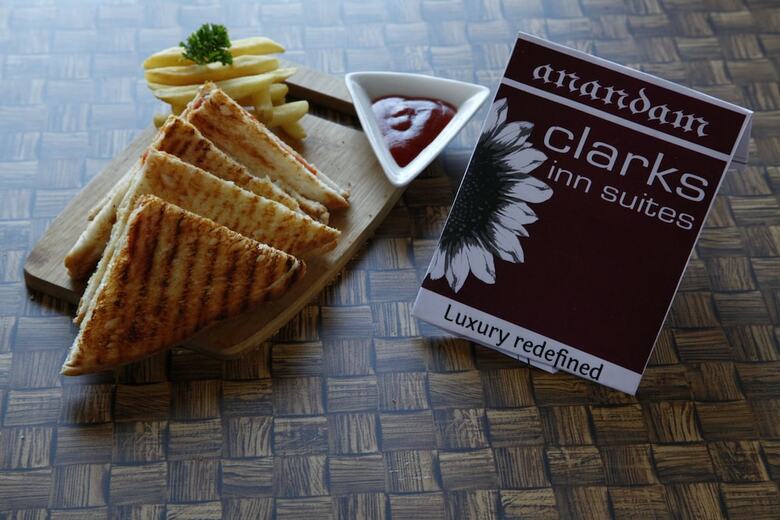 Hotel Anandam Clarks Inn Suites Vrindavan
