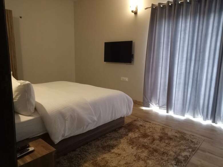 Hotel Anandam Clarks Inn Suites Vrindavan
