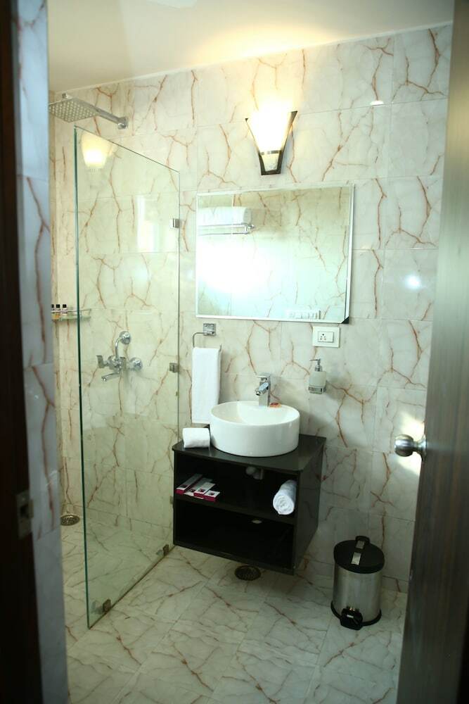 Hotel Anandam Clarks Inn Suites Vrindavan