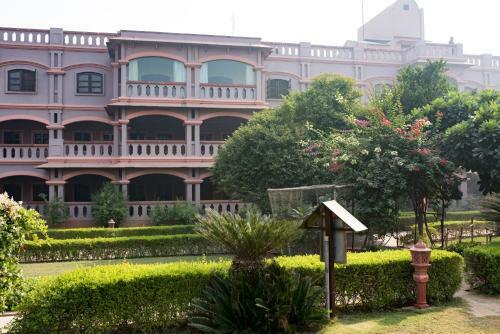Hotel Mvt Guesthouse & Restaurant